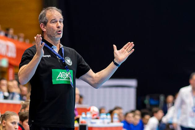 Handball, Women WM 2019, preliminary round, Group B, 4 matchday , Germany France Coach Henk Groener Germany Yamaga Yamaga Yamaga Overall High School Kumamoto Japan