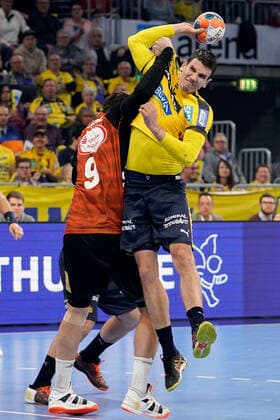 v li Mait Patrail Hannover, 9 , Andre Schmid Andy Schmid, RNL, 2 , duel, game scene, duel, duel, tackle, tackling, dynamics, action, action, 04 12 2019, Mannheim Germany , handball, DHB Cup, Rhein Neckar Löwen TSV Hannover Burgdorf xozx