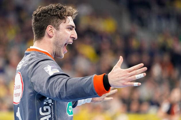 Domenico Ebner Goalkeeper, Hannover, 1 , cheer, jubilation, celebration, joy, confident, optimistic, game scene, single picture, action, action, 04 12 2019, Mannheim Germany , handball, DHB Cup, Rhein Neckar Löwen TSV Hannover Burgdorf xozx