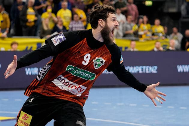 goal scorer Mait Patrail Hannover, 9 , cheers on a goal, jubilation, goal jubilation, goal success, celebrate the goal, goal, celebration, cheer on the goal, optimistic, game scene, highlight, single picture, action, action, 04 12 2019, Mannheim Germany , handball, DHB Cup, Rhein Neckar Löwen TSV Hannover Burgdorf xozx