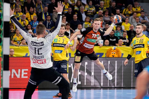 v left Andreas Palicka Goalkeeper, RNL, 12 , Uwe Gensheimer RNL, 3 , Timo Kastening Hannover, 73 , Jannik Kohlbacher RNL, 80 , at the jump throw, throw, goal throw, action, action, game scene, 04 12 2019, Mannheim Germany , Handball, DHB Cup, Rhein Neckar Löwen TSV Hannover Burgdorf xozx