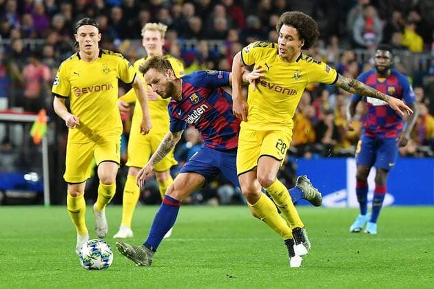 Barcelona, Camp Nou, 27 11 19, Champions League FC Barcelona Borussia Dortmund from left in the duel Ivan Rakitic Barcelona and Axel Witsel Dortmund Champions League FC Barcelona Borussia Dortmund Barcelona Copyright: xEibner-Pressefotox EP_eer