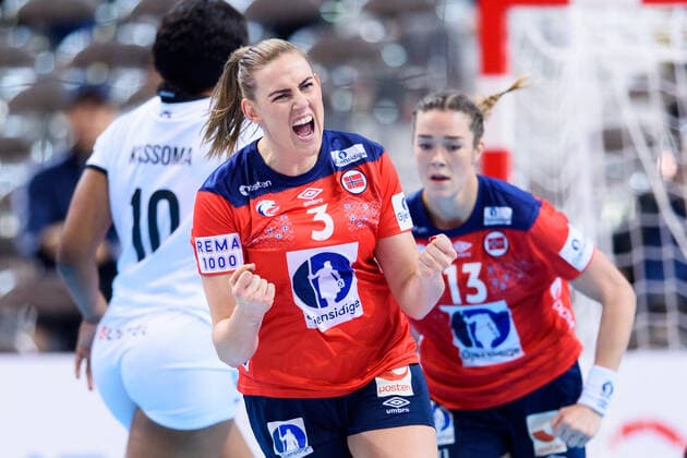 191205 Emilie Hegh Arntzen of Norway celebrates during the Women s World Handball Championship game between Norway and Angola on December 5, 2019 in Kumamoto Photo Daniel Stiller Bildbyran kod DS 59416 bbeng dam women handball handboll world handball championship 2019 norway norge handball vm angola jubel,  Copyright: DANIELxSTILLER BB191205DS004