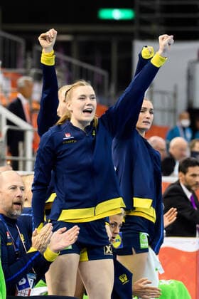191205 Johanna Forsberg of Sweden celebrates during the Womens World Handball Championship match between Sweden and Argentina on December 5, 2019 in Kumamoto Photo Ludvig Thunman BILDBYRAN kod LT 35694 bbeng dam women handball handball world handball championship 2019 sweden sweden argentina cheers,  Copyright: LUDVIGxTHUNMAN BB191205LT005