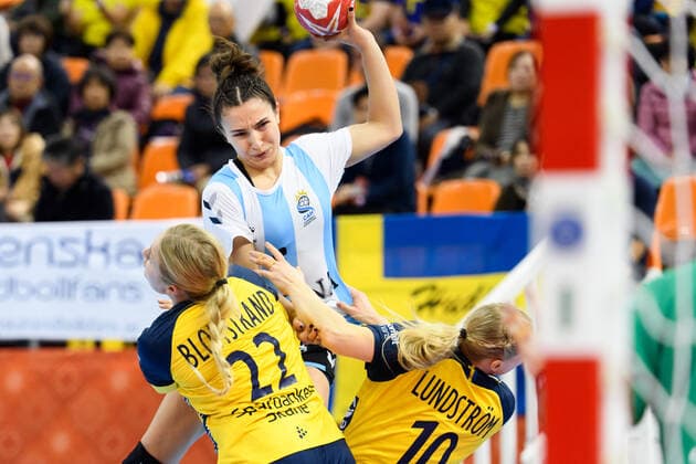 191205 Luciana Mendoza of Argentina during the Womens World Handball Championship match between Sweden and Argentina on December 5, 2019 in Kumamoto Photo Ludvig Thunman BILDBYRAN kod LT 35694 bbeng dam women handball handball world handball championship 2019 sweden sweden argentina,  Copyright: LUDVIGxTHUNMAN BB191205LT011
