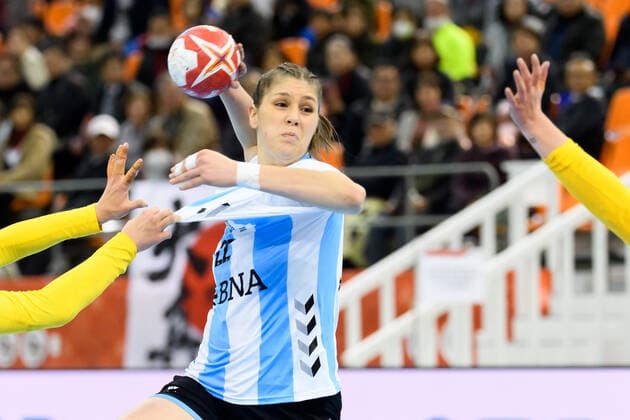 191205 Each Josselinne Karsten of Argentina during the Womens World Handball Championship match between Sweden and Argentina on December 5, 2019 in Kumamoto Photo Ludvig Thunman BILDBYRAN code LT 35694 bbeng dam women handball handball world handball championship 2019 sweden sweden argentina,  Copyright: LUDVIGxTHUNMAN BB191205LT012