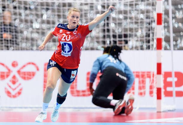 C191205 Marit Roberg Jacobsen celebrates during the Women s World Handball Championship game between Norway and Angola on December 5, 2019 in Kumamoto Photo Daniel Stiller Bildbyran kod DS 59416 bbeng dam women handball handboll world handball championship 2019 norway norge handball vm angola jubel,  Copyright: DANIELxSTILLER BB191205DS007