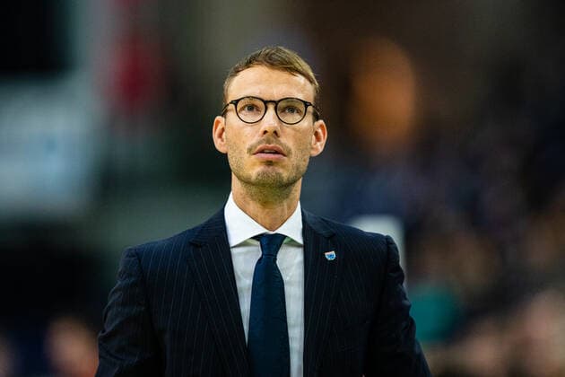Coach Björn Harmsen Syntainics MBC during the season 2019 2020 Men on 9 matchday in the EasyCredit Bundesliga between Syntainics MBC and FCB Basketball in the Arena Leipzig on 24 November 2019 in Leipzig, Saxony, Germany