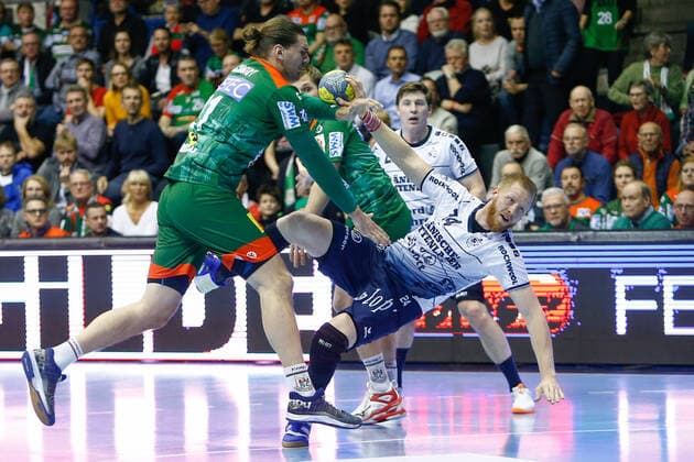 05 12 2019, xtgx, Handball Liqui Moly HBL, SC Magdeburg SG Flensburg Handewitt emspor, v l Erik Schmidt Magdeburg, 21 , Jim Gottfridsson Flensburg, 24 scores goal, scorers, scored goal, scores the goal, duel, fight, tackle GETEC Arena