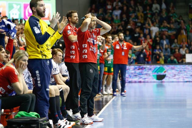05 12 2019, xtgx, Handball Liqui Moly HBL, SC Magdeburg SG Flensburg Handewitt emspor, v l Maik Machulla Flensburg, coach disappointed, looks disappointed, knocked down, disappointed GETEC Arena