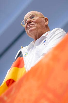 Handball, Women WM 2019, preliminary round, Group B, 4 matchday , Germany France Eberhard Bezner Olymp Shirts visits the match of the German national team Yamaga Yamaga Overall Gymnasium Kumamoto Japan