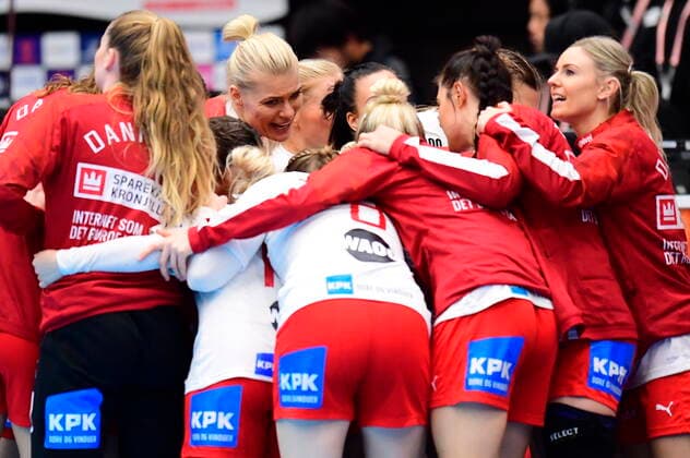 Denmark meets France, in the preliminary round in Group B, during the Womens Handball World Cup at Kumamoto Prefectural Gymnasium in Japan, Friday, December 6, 2019, Kumamoto Denmark,  Copyright: BoxAmstrupx cop222 spdk20191206-123125-L