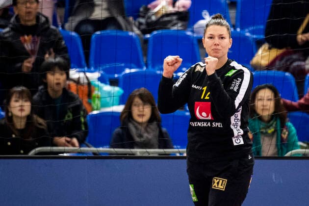 191206 goalkeeper Filippa Idehn of Sweden celebrates during the Women s World Handball Championship match between Russia and Sweden on December 6, 2019 in Kumamoto Photo Ludvig Thunman BILDBYRAN kod LT 35695 bbeng dam women handball handboll world handball championship 2019 sverige sweden ryssland russia jubel celebration,  Copyright: LUDVIGxTHUNMAN BB191206LT010