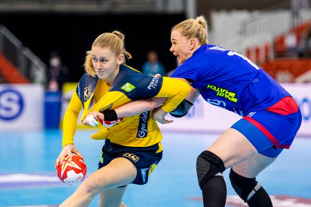191206 Emma Lindqvist of Sweden during the Womens World Handball Championship match between Russia and Sweden on December 6, 2019 in Kumamoto Photo Ludvig Thunman BILDBYRAN code LT 35695 bbeng dam women handball handball world handball championship 2019 sweden russia russia russia,  Copyright: LUDVIGxTHUNMAN BB191206LT014