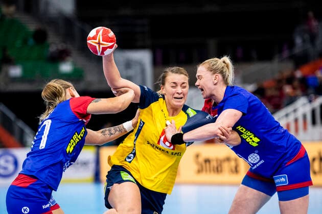 191206 Isabelle Gullden of Sweden during the Womens World Handball Championship match between Russia and Sweden on December 6, 2019 in Kumamoto Photo Ludvig Thunman BILDBYRAN code LT 35695 bbeng dam women handball handball world 2019 championship sweden russia russia,  Copyright: LUDVIGxTHUNMAN BB191206LT025