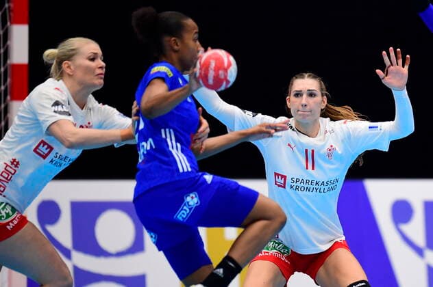 Line Haugsted 11 Denmark meets France, in the preliminary round in Group B, during the Womens Handball World Cup at Kumamoto Prefectural Gymnasium in Japan, Friday, December 6, 2019, Kumamoto Denmark,  Copyright: BoxAmstrupx cop222 spdk20191206-130116-L