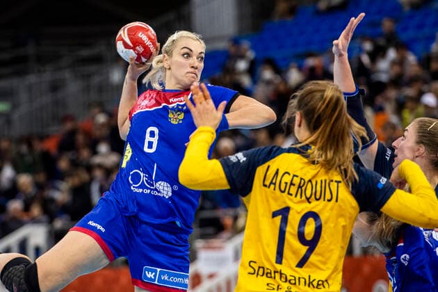 191206 Anna Sen of Russia and Anna Lagerquist of Sweden during the Womens World Handball Championship match between Russia and Sweden on December 6, 2019 in Kumamoto Photo Ludvig Thunman BILDBYRAN kod LT 35695 bbeng dam women handball handball world 2019 championship sweden russia russia,  Copyright: LUDVIGxTHUNMAN BB191206LT036