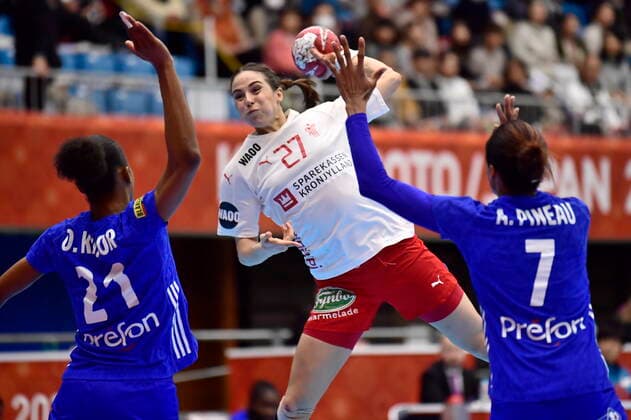 Louise Burgaard Denmark meets France, in the preliminary round in Group B, during the Womens Handball World Cup at Kumamoto Prefectural Gymnasium in Japan, Friday, December 6, 2019, Kumamoto Denmark,  Copyright: BoxAmstrupx cop222 spdk20191206-135306-L