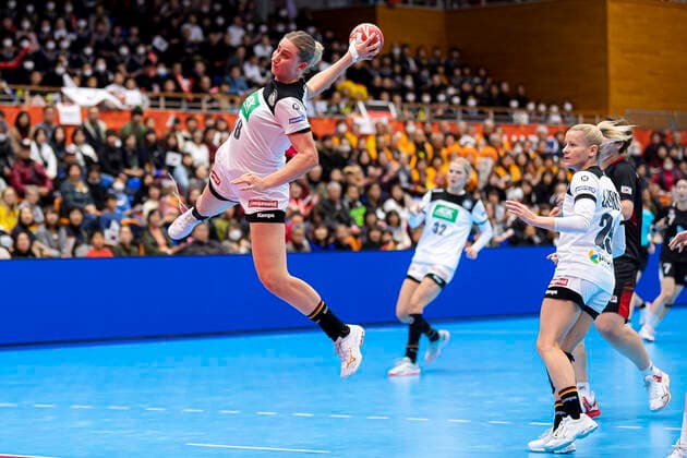 Handball, Women WM 2019, Preliminary Round, Group B, 5 Matchday , Germany Korea Mia Zschocke Germany Leverkusen , Antje Lauenroth Germany Bietigheim Yamaga Yamaga Overall High School Kumamoto Japan