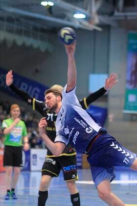 2 Bundesliga Handball VfL Luebeck Schwartau HSC 2000 Coburg 06 12 2019, Hansehalle Luebeck, GER, 2 Bundesliga Handball VfL Luebeck Schwartau HSC 2000 Coburg in picture picture shows Jasper Bruhn VfL Luebeck Schwartau in litter, free of Andreas Schröder Schroeder HSC 2000 Coburg nordphotox xTauchnitz nph00059