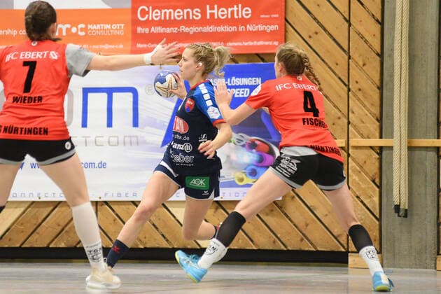 Anika Bissel SG H2Ku Herrenberg Kuties 3 against Nina Fischer TG Nuertingen 4 TG Nuertingen, handball, league game, 06 12 2019, photo TBaur Eibner TG Nuertingen vs SG H2ku Herrenberg Kuties Nuertingen Copyright: xBaur xEibner-Pressefotox EP_Toba