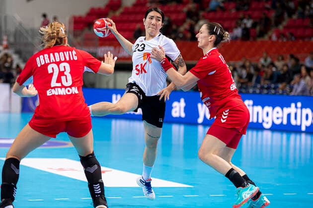 Handball, Women WM 2019, Main Round, Group 1, 6 Matchday , Serbia Korea v li Marija Obradovic Serbia , Migyeong Lee Korea , Jovana Stoiljkovic Serbia Kumamoto Aqua Dome Kumamoto Japan