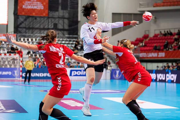 Handball, Women WM 2019, Main Round, Group 1, 6 Matchday , Serbia Korea v li Sanja Radosavljevic Serbia , Eun Hee Ryu Korea Kumamoto Aqua Dome Kumamoto Japan