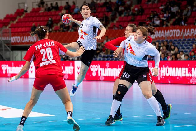 Handball, Women WM 2019, Main Round, Group 1, 6 Matchday , Serbia Korea v li Sladana Pop Lazic Serbia , Miseul Han Korea , Seonpil Won Korea Kumamoto Aqua Dome Kumamoto Japan
