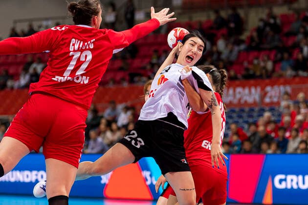 Handball, Women WM 2019, Main Round, Group 1, 6 Matchday , Serbia Korea v li Dragana Cvijic Serbia , Migyeong Lee Korea Kumamoto Aqua Dome Kumamoto Japan