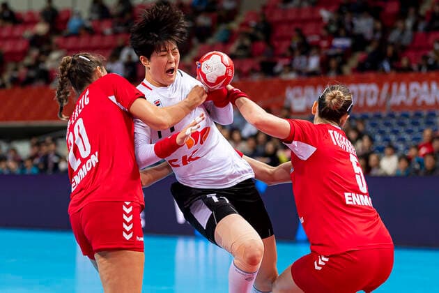 Handball, Womens World Cup 2019, Main Round, Group 1, 6 Matchday , Serbia Korea v li in total Sladana Pop Lazic Serbia , Eun Hee Ryu Korea , Jelena Trifunovic Serbia Kumamoto Aqua Dome Kumamoto Japan