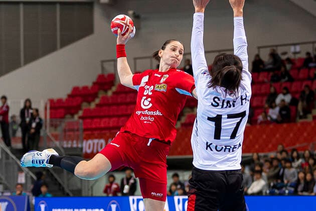 Handball, Women WM 2019, Main Round, Group 1, 6 Matchday , Serbia Korea Jovana Stoiljkovic Serbia , Haein Sim Korea Kumamoto Aqua Dome Kumamoto Japan