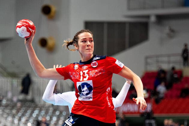 191208 Kari Brattset of Norway during the Women s World Handball Championship game between Norway and Denmark on December 8, 2019 in Kumamoto Photo Daniel Stiller Bildbyran kod DS 59420 bbeng dam women handball handboll world handball championship 2019 norway norge handball vm denmark danmark,  Copyright: DANIELxSTILLER BB191208DS019