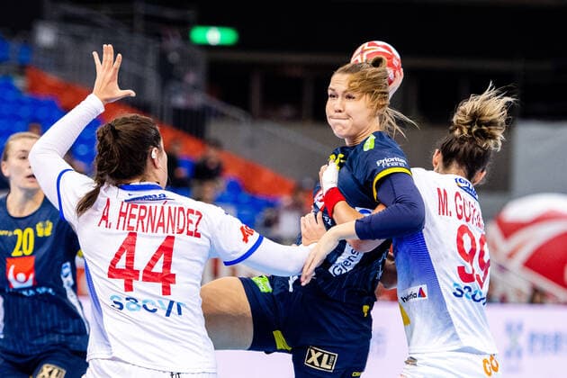 191208 Mikaela Brass of Sweden during the Womens World Handball Championship match between Spain and Sweden on December 8, 2019 in Kumamoto Photo Ludvig Thunman BILDBYRAN kod LT 35696 bbeng dam women handball handball world handball championship 2019 sweden sweden spain,  Copyright: LUDVIGxTHUNMAN BB191208LT011