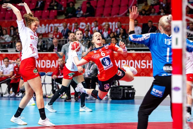 191208 Heidi Loke of Norway during the Women s World Handball Championship game between Norway and Denmark on December 8, 2019 in Kumamoto Photo Daniel Stiller Bildbyran kod DS 59420 bbeng dam women handball handboll world handball championship 2019 norway norge handball vm denmark danmark,  Copyright: DANIELxSTILLER BB191208DS028