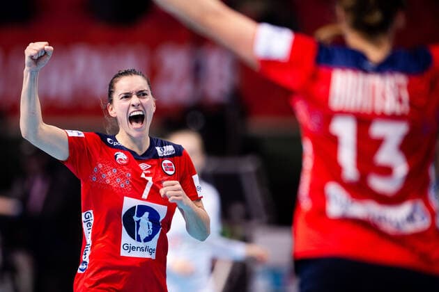 191208 Stine Skogrand of Norway celebrates during the Women s World Handball Championship game between Norway and Denmark on December 8, 2019 in Kumamoto Photo Daniel Stiller Bildbyran kod DS 59420 bbeng dam women handball handboll world handball championship 2019 norway norge handball vm denmark danmark jubel,  Copyright: DANIELxSTILLER BB191208DS032
