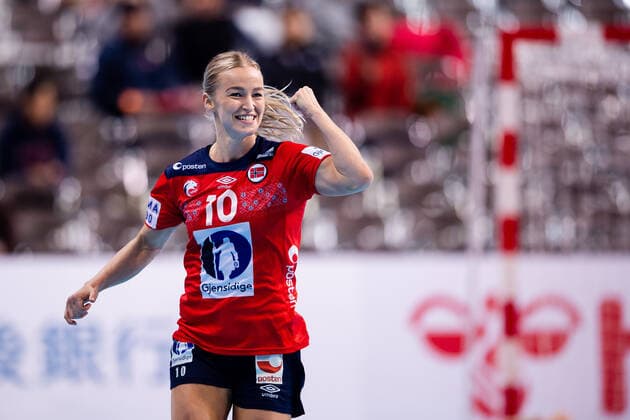 191208 Stine Bredal Oftedal of Norway celebrates during the Women s World Handball Championship game between Norway and Denmark on December 8, 2019 in Kumamoto Photo Daniel Stiller Bildbyran kod DS 59420 bbeng dam women handball handboll world handball championship 2019 norway norge handball vm denmark danmark jubel,  Copyright: DANIELxSTILLER BB191208DS035