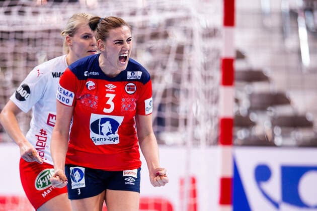 191208 Emilie Hegh Arntzen of Norway celebrates during the Women s World Handball Championship game between Norway and Denmark on December 8, 2019 in Kumamoto Photo Daniel Stiller Bildbyran kod DS 59420 bbeng dam women handball handboll world handball championship 2019 norway norge handball vm denmark danmark jubeil,  Copyright: DANIELxSTILLER BB191208DS043