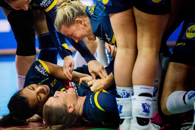 191208 Jamina Roberts, Mikaela Mässing and Nathalie Hagman celebrates after the Women s World Handball Championship match between Spain and Sweden on December 8, 2019 in Kumamoto Photo Ludvig Thunman BILDBYRAN kod LT 35696 bbeng dam women handball handboll world handball championship 2019 sverige sweden spanien spain jubel celebration,  Copyright: LUDVIGxTHUNMAN BB191208LT070