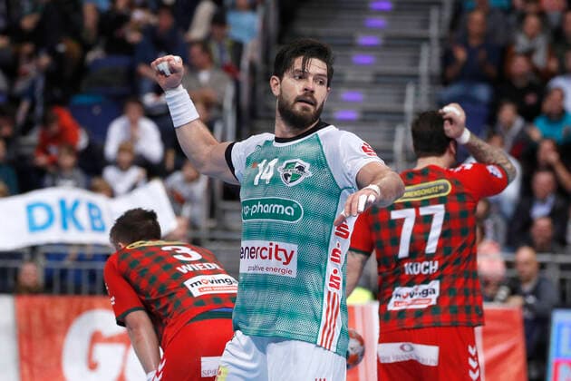08 12 2019, TUI Arena, Hannover, league game, 1 Bundesliga, TSV Hannover Burgdorf vs Fuechse Berlin, in picture Evgeni Pevnov 14, Han Burgdorf cheers after his goal TSV Hannover Burgdorf vs Fuechse Berlin