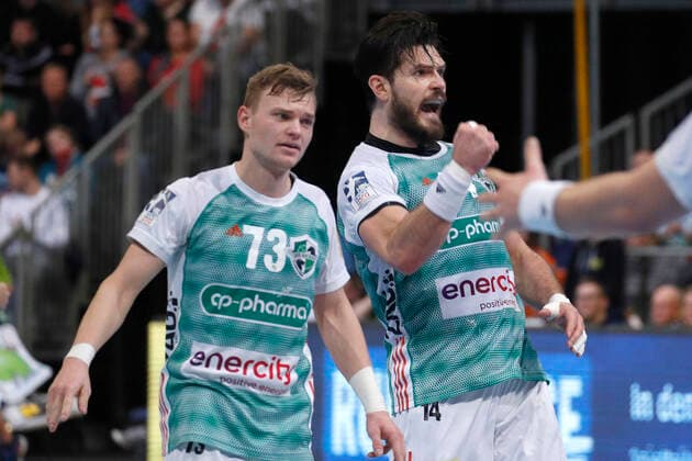 08 12 2019, TUI Arena, Hannover, league game, 1 Bundesliga, TSV Hannover Burgdorf vs Fuechse Berlin, in picture Evgeni Pevnov 14, Han Burgdorf cheers after his goal together with Timo Kastening 73, Han Burgdorf TSV Hannover Burgdorf vs Fuechse Berlin