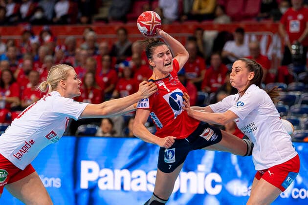 Handball, Women WM 2019, Main Round, Group 1, 6 Matchday , Norway Denmark v li Kathrine Heindahl Denmark , Stine Ruscetta Skogrand Norway , Kumamoto Aqua Dome Kumamoto Japan