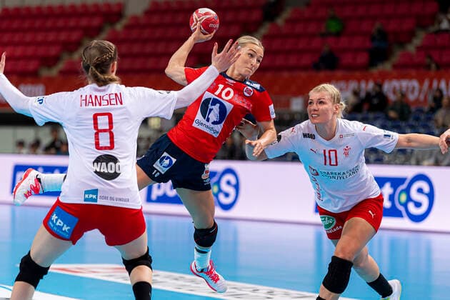 Handball, Women WM 2019, Main Round, Group 1, 6 Matchday , Norway Denmark v li Anne Mette Hansen Denmark , Stine Bredal Oftedal Norway , Kathrine Heindahl Denmark Kumamoto Aqua Dome Kumamoto Japan