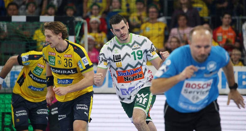 Handball, 1 Bundesliga Rhein Neckar Löwen Frisch Auf Göppingen, 16 game day on 08 12 2019, season 2019 20, ZmdZ, Ivan Sliskovic 19, Goeppingen scores the first goal of the game, goal cheering, Rhein Neckar Löwen Frisch Auf Göppingen