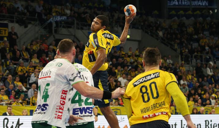 Handball, 1 Bundesliga Rhein Neckar Löwen Frisch Auf Göppingen, 16 Matchday on 08 12 2019, Season 2019 20, ZmdZ, Mads Mensah Larsen 22, Rhein Neckar Löwen , Rhein Neckar Löwen Frisch Auf Göppingen