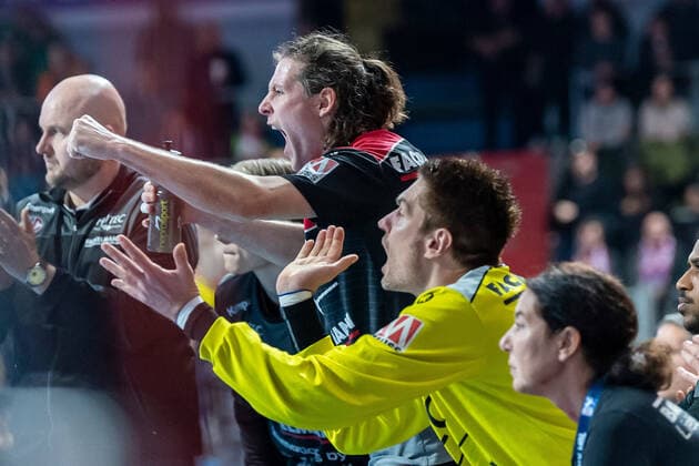 Jubel Bank HC Erlangen GER, HC Erlangen vs SC DHfK Leipzig on 08 12 2019 in Nuernberg Arena Nuernberger Versicherung , Germany, Eibner Pressefoto, bfischu, Handball, 1 Bundesliga Maenner, GER, HC Erlangen vs SC DHfK Leipzig, 08 12 2019, Handball, 1 Liga Maenner, Nuernberg Copyright: xSchumacher xEibner-Pressefotox EP_bsr