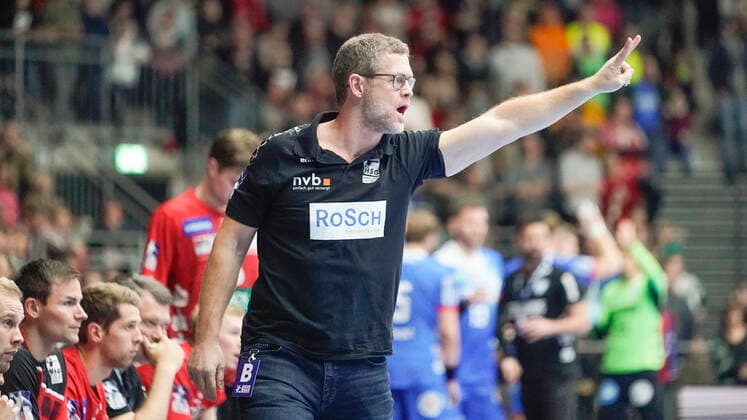 08 12 2019, Emslandarena, Lingen, GER, Handball, 1 Bundesliga HSG Nordhorn Lingen vs TBV Lemgo Lippe, Trainer Geir Sveinsson HSG Nordhorn Lingen DFL REGULATIONS PROHIBIT ANY USE OF PHOTOGRAPHS AS IMAGE SEQUENCES AND OR QUASI VIDEO Lingen Niedersachsen Germany Emslandarena