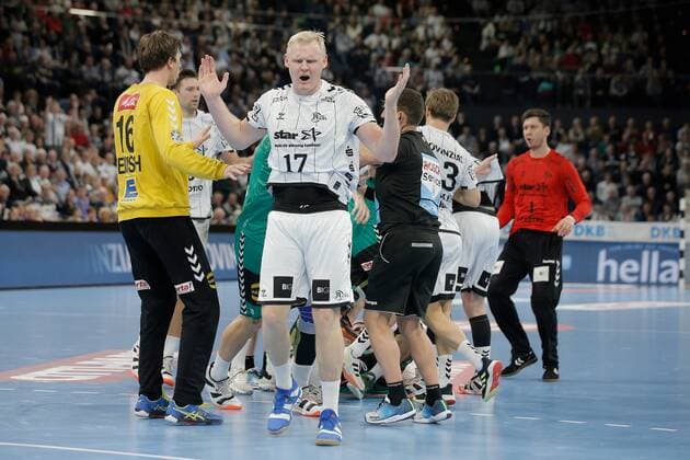 1 Handball Bundesliga THW Kiel TSV GWD Minden, Kiel, 8 12 2019 Patrick Wiencek Kiel, 17 moves away from a hangman that started after a foul on him Copyright: xBEAUTIFULxSPORTS DRPx