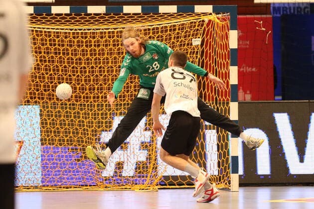 Handball 2 Handball Bundesliga 2019 2020 Handball Sports Club Hamburg vs TV Emsdetten Goalkeeper Aron Edvardsson Handball Sports Club Hamburg ,Maxim Schalles Emsdetten ,successful goal throw, Sporthalle Hamburg Hamburg Hamburg