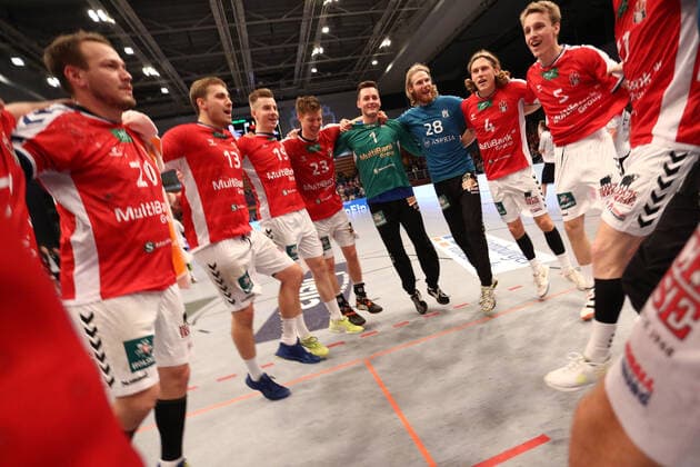Handball 2 Handball Bundesliga 2019 2020 Handball Sportverein Hamburg vs. TV Emsdetten Final cheer h20h13 Jonas Gertges Hamburg Jan Forstbauer Hamburg Goalkeeper Mark van den Beucken Hamburg Goalkeeper Aron Edvardsson Hamburg Pelle Fick Hamburg Jan Erik Kaage Hamburg Sporthalle Alsterdorf Hamburg