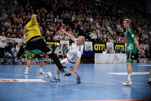 Patrick Wiencek THW Kiel, 17 fails due to Malte Semisch GWD, 16 , Handball Bundesliga, Liqui Moly HBL, Men, 16 Matchday, THW Kiel vs. GWD Minden, 08 12 19 Kiel Sparkassen Arena Schleswig Holstein Germany